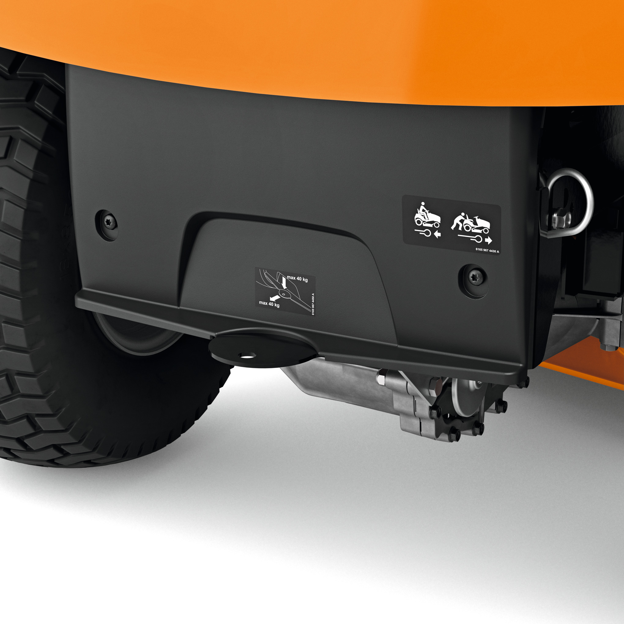 Nahaufnahme des Bedienpanels eines Stihl RT 4112 SZ Aufsitzmähers mit Bediensymbolen