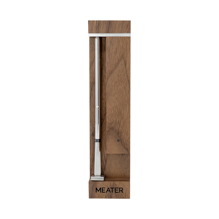 MEATER Pro smartes Kochthermometer in einer markierten Holzbox