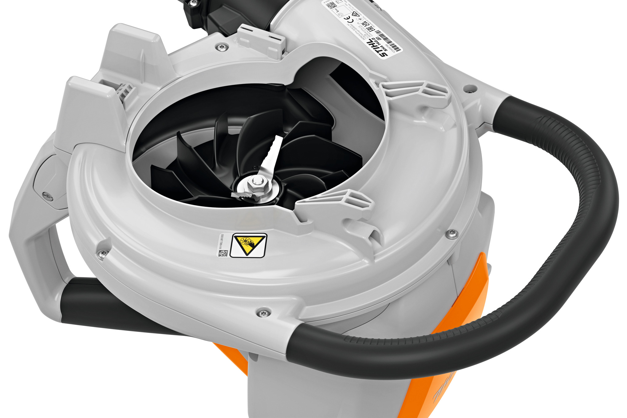 Nahaufnahme eines STIHL SHA 140 Akku-Saughäcksler mit Metallmesser und Warnsymbolen