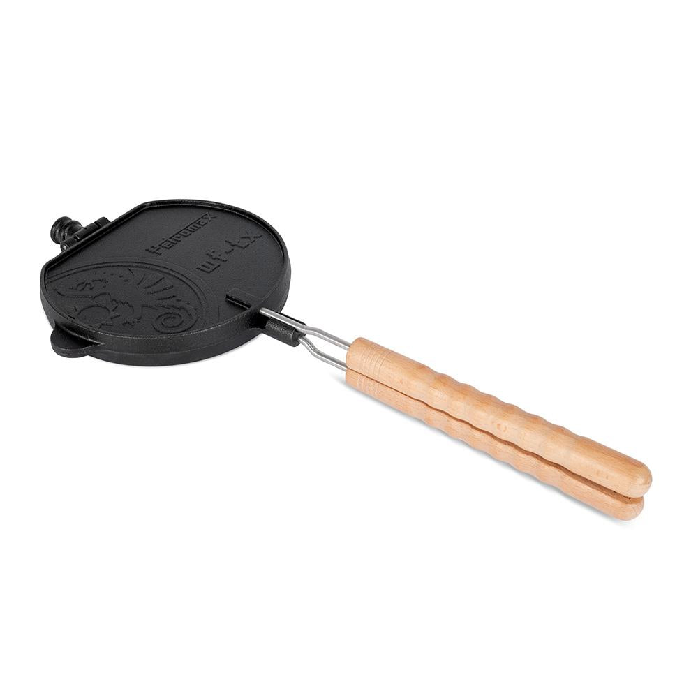Petromax Waffeleisen aus Gusseisen mit Holzgriff für Outdoor-Kochen