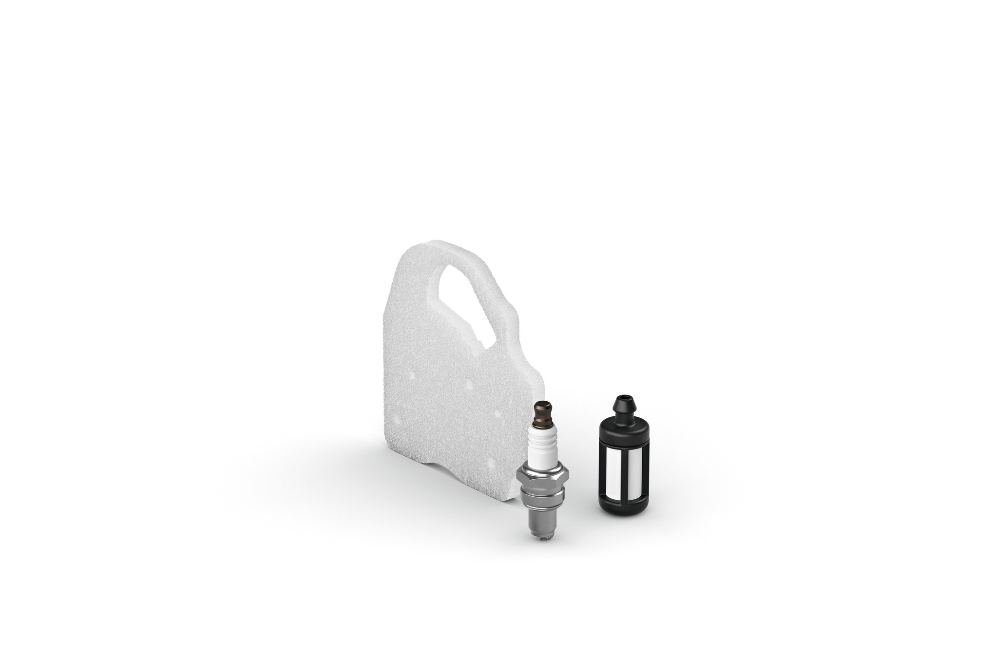 STIHL Service Kit 18 mit Luftfilter Zündkerze und Kraftstofffilter auf weißem Hintergrund