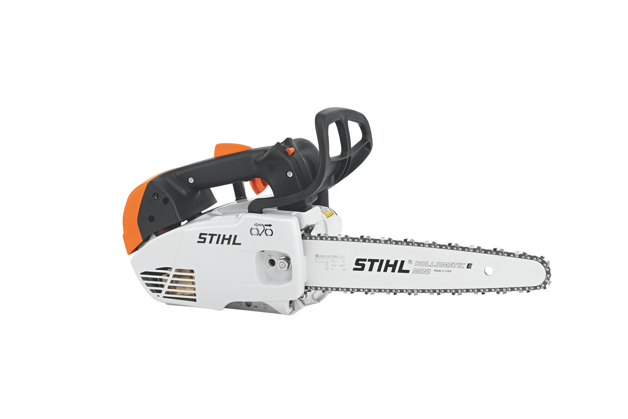 Stihl MS 151 TC-E Kettensäge auf weißem Hintergrund für professionelle Baumpflege