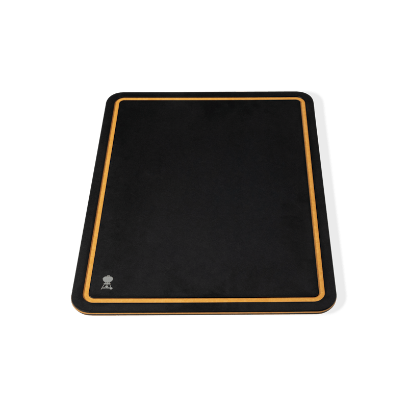 Weber Works Schneidebrett mit schwarzem Finish und orangefarbenem Rand