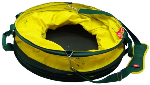 Gelber Springsack B900 mit grünem Schultergurt und Clip-Verschlüssen