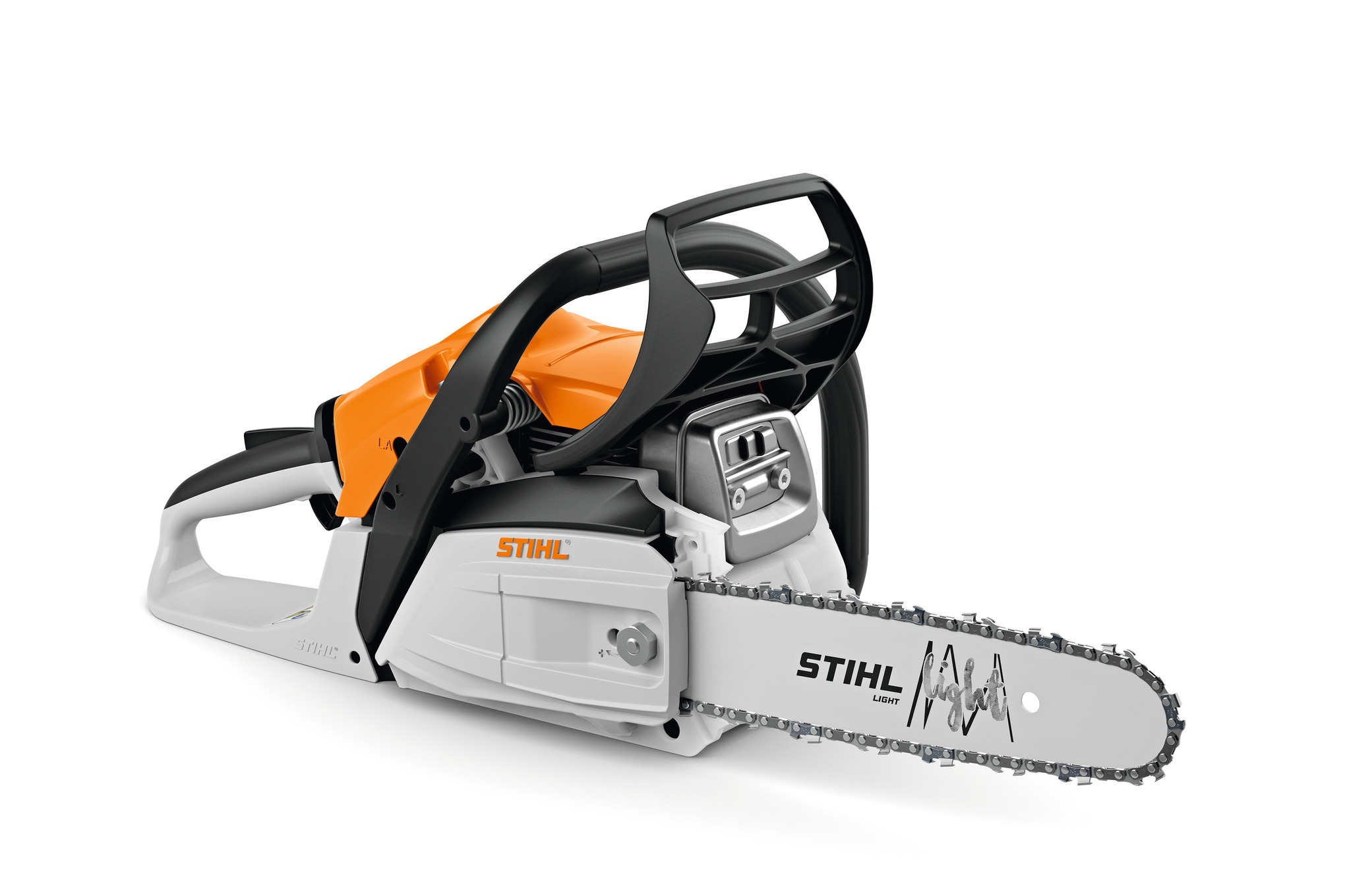 Stihl MS 162 Benzin-Kettensäge auf weißem Hintergrund