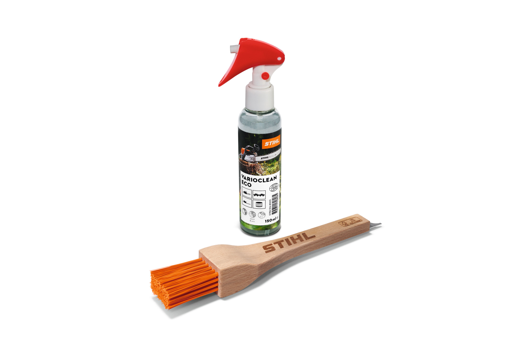 STIHL VarioClean Eco Reiniger und Reinigungspinsel auf weißem Hintergrund